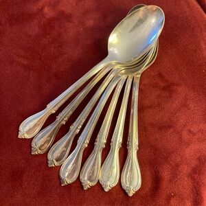 Set of 7 Wm Rogers Mfg Silverplate Dinner Spoons in Memory Pattern | 1960s